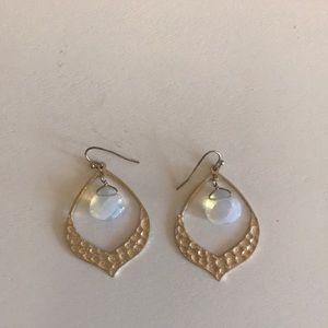 Gold and light purple drop earring